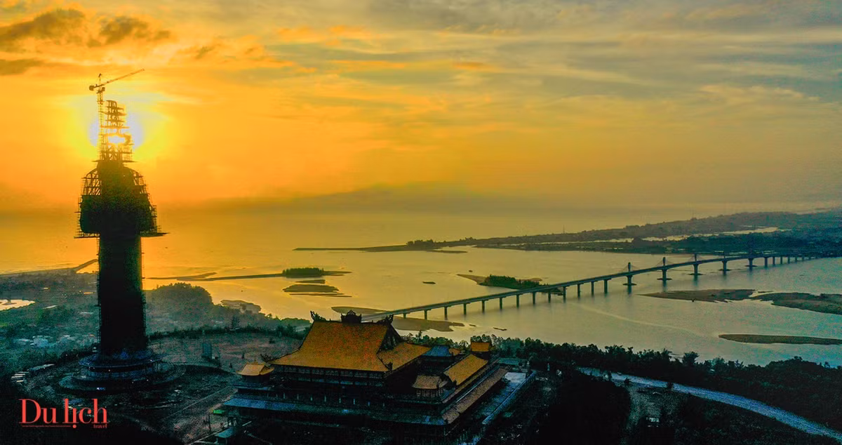 Chùa Minh Đức thuộc dự án Khu văn hóa tâm linh Thiên Mã rộng 90 ha ở xã Tịnh Khê và Tịnh Long, TP Quảng Ngãi. Khu văn hóa tâm linh Phật giáo bao gồm các hạng mục: Tượng Phật, Quảng Trường, chùa Minh Đức, nhà bảo tàng Phật giáo, khu bảo tháp, Long Hoa Viên, vườn Bạch Mã, Thập Pháp giới, khu Thiền Đường, Phương y đường và Nội viên. Khu văn hóa tâm linh Thiên Mã, trong đó có ngôi chùa Minh Đức hoàn thành đáp ứng nhu cầu tín ngưỡng, tôn giáo của người dân, du khách.