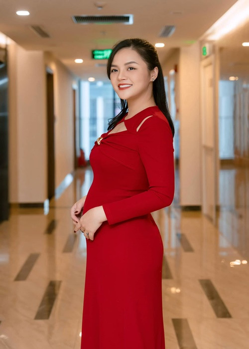 Trước khi mang thai lần 2, nữ diễn viên có một cậu con trai.