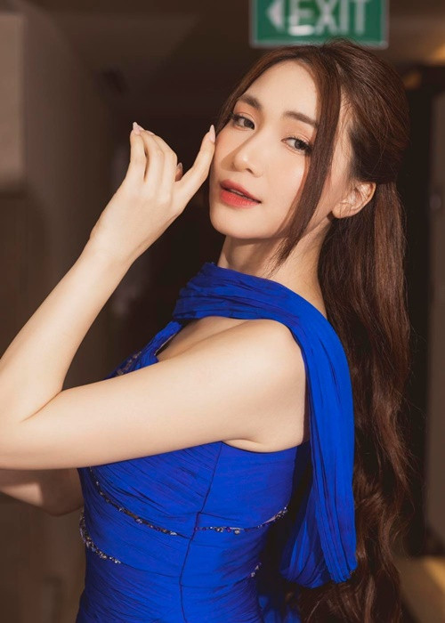 Ngoài hoạt động nghệ thuật, hiện tại, bà mẹ một con còn kinh doanh online. Hòa Minzy chia sẻ, cô muốn có nhiều nguồn tiền lưu động để mỗi khoản tiền kiếm được sẽ dùng cho các mục đích khác nhau.