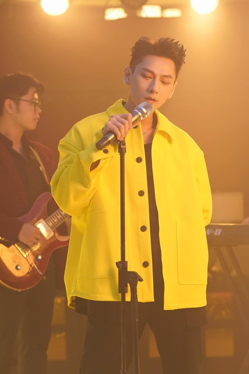 Sau khi nhóm tan rã, Isaac 365 vẫn tích cực hoạt động nghệ thuật. Anh liên tục ra mắt MV, đóng phim.