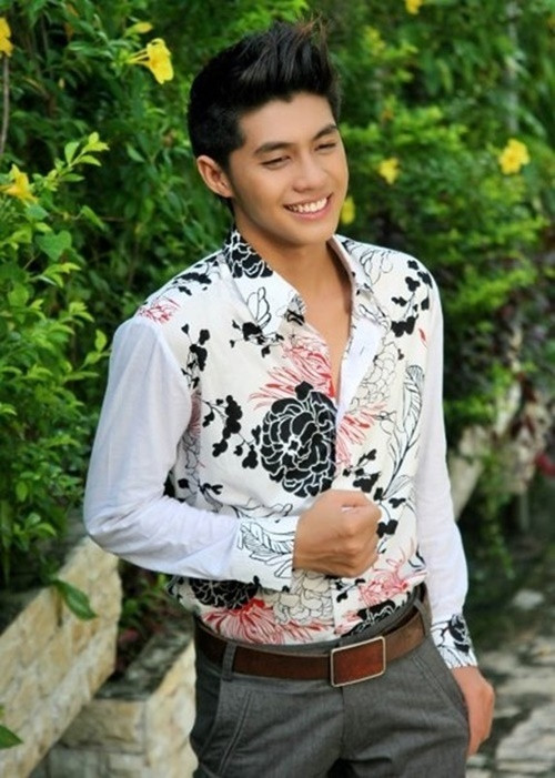 Bằng tuổi Isaac, Noo Phước Thịnh trở thành người mẫu ảnh của các tạp chí tuổi teen những năm 2007 - 2008 sau khi lọt top 40 cuộc thi người mẫu teen trên báo Mực Tím.