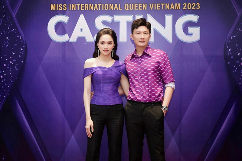 Hương Giang và Dược sĩ Tiến làm chương trình The New Mentor, Miss International Queen Vietnam.