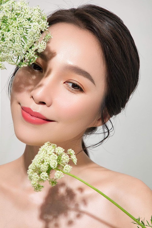 Hiền Thục sinh con gái Gia Bảo năm 2002. Trong nhiều năm qua, cô kín tiếng về chuyện tình cảm.