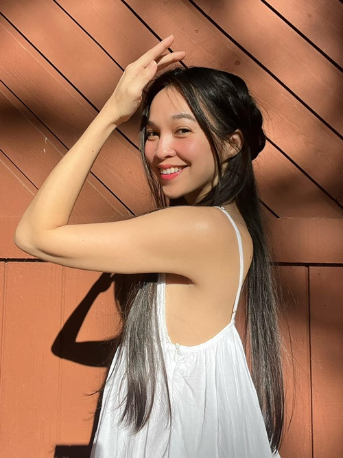 Nữ ca sĩ Hiền Thục được mệnh danh là "mỹ nhân không tuổi" bởi cô ít có dấu hiệu tuổi tác dù đã ngoài 40 tuổi.