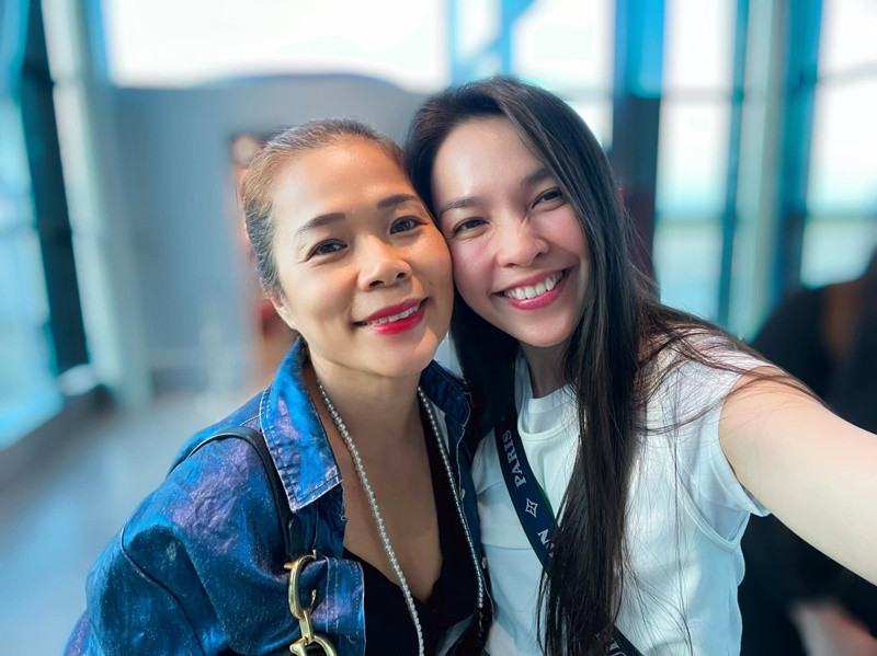 Hiền Thục cũng ghi điểm nhờ thần thái rạng rỡ.