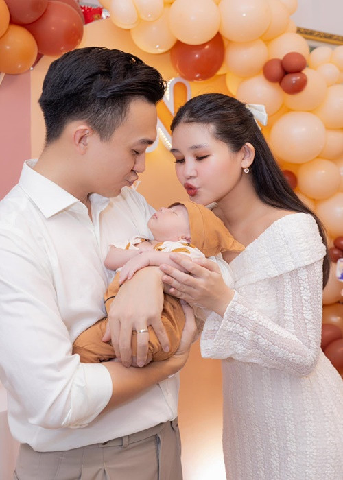 Con trai Ngân Anh tên thật Phan Lê An Hy, tên thân mật Tino.