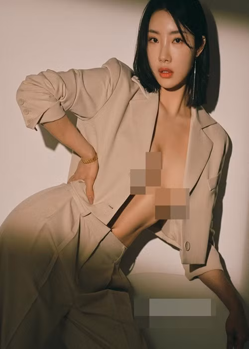 Ngoài là vận động viên thể hình, Rose còn làm người mẫu ảnh, huấn luyện viên gym.