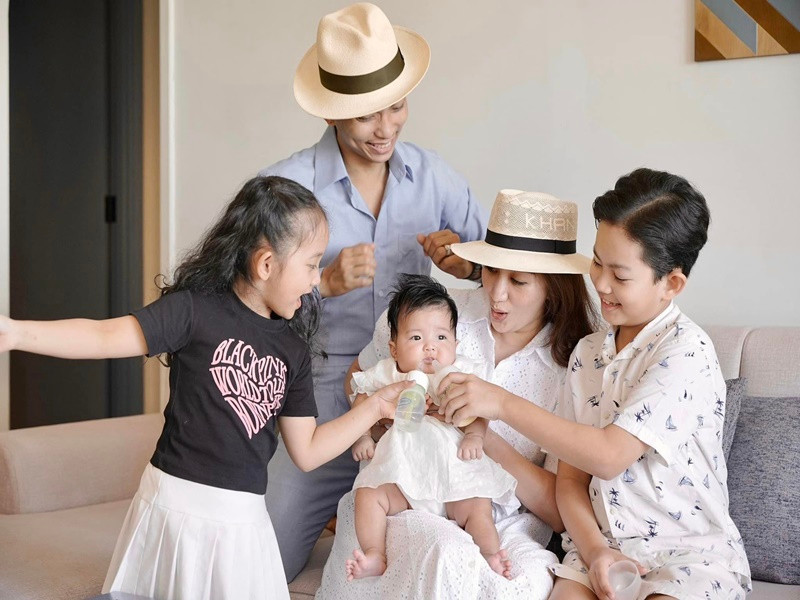 Kubi và Anna đều cưng chiều em gái.