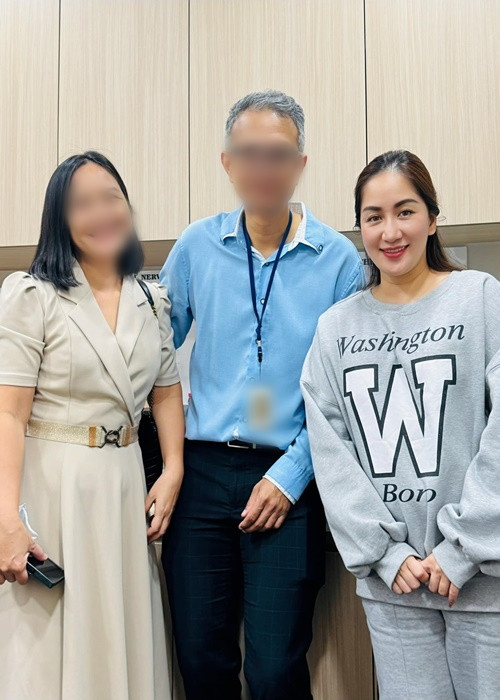 Sau khi trải qua ca mổ, Khánh Thi được nhiều bạn bè, đồng nghiệp hỏi thăm sức khỏe.