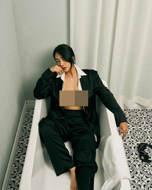 Hot girl người Hàn Quốc chuộng mặc mốt không nội y để khoe đôi "gò bồng đảo".