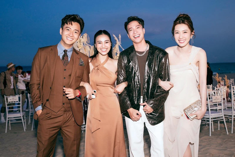 Năm 2022, nghi vấn Lan Ngọc - S.T Sơn Thạch "nghỉ chơi" xuất phát từ việc cả hai ít xuất hiện bên nhau như trước.