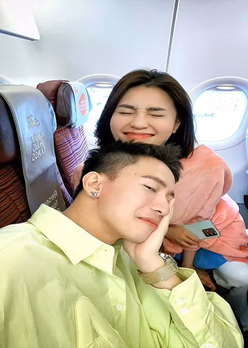 Nhiều cư dân mạng "đẩy thuyền" Lan Ngọc và S.T Sơn Thạch bởi cả hai đẹp đôi.