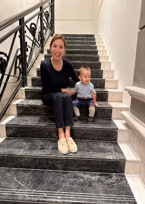 Thu Trang - vợ Lê Hiếu sinh con trai đầu lòng vào tháng 10/2022.