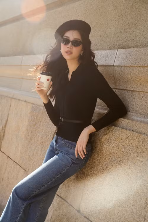 Người đẹp gốc Bạc Liêu hạn chế các hoạt động showbiz sau khi kết hôn.