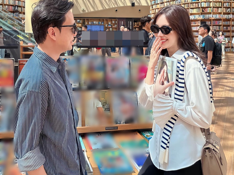 Vợ chồng Thu Thảo bắt đầu hẹn hò vào cuối năm 2014 và công khai chuyện tình cảm vào năm 2015.