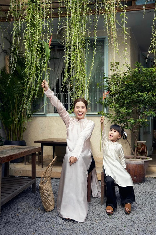 Thiên An thoải mái chia sẻ hình ảnh con gái. Trái ngược, Jack không có bất kỳ động thái nào liên quan đến ái nữ.