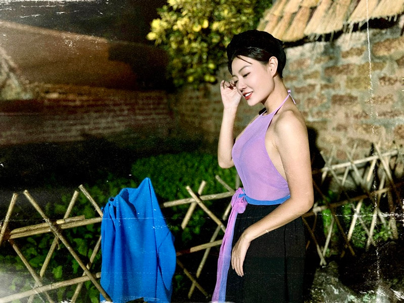 Nữ diễn viên có tạo hình quyến rũ trong phim hài Tết 2023 Ai là chưởng lễ.