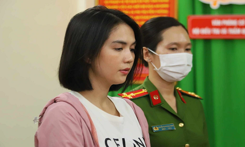 Bao Han dong loat dua tin Ngoc Trinh bi truy to-Hinh-3