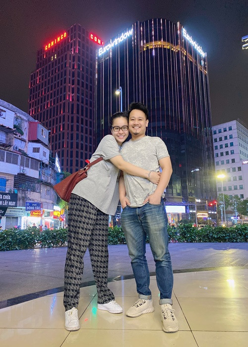 Cặp đôi từng dự tính làm đám cưới vào năm 2021 nhưng hoãn lại vì dịch bệnh COVID-19.