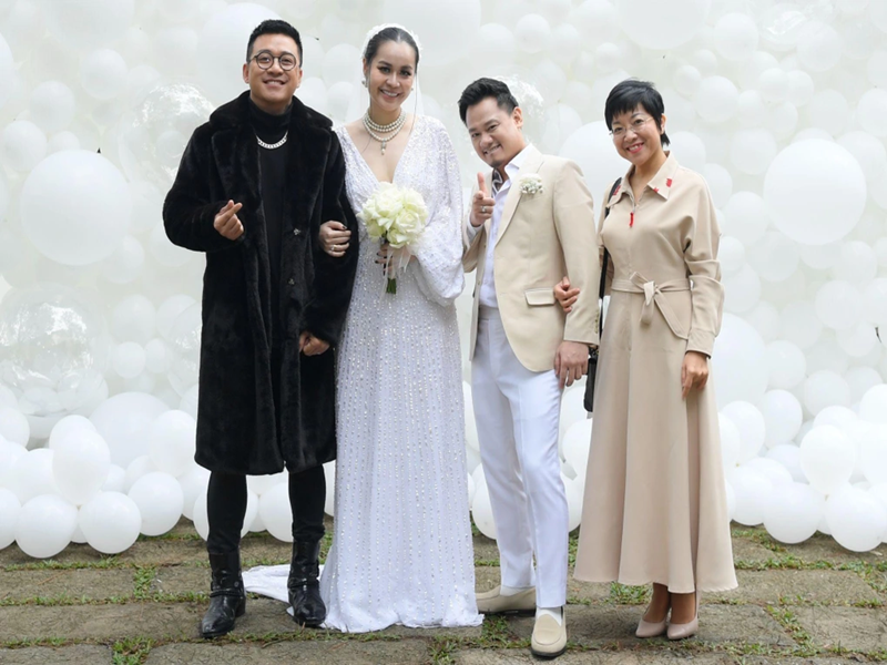 MC Thảo Vân, ca sĩ Tuấn Hưng góp mặt trong hôn lễ của cặp đôi. Ảnh: Dân Trí.