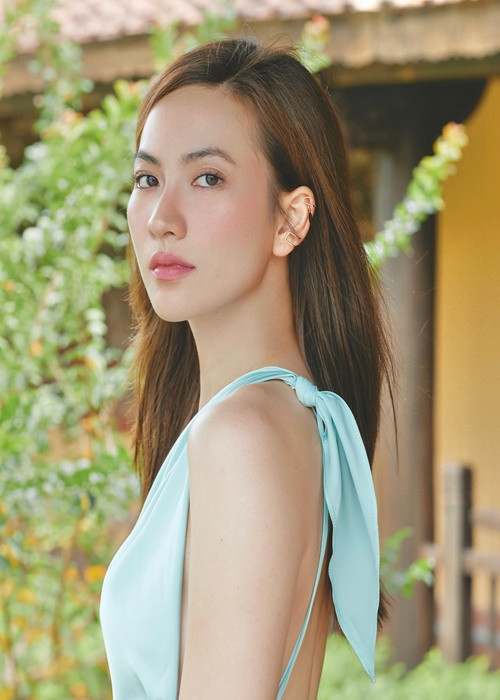 Đóng chung phim Tết 2024 Mai cùng Tuấn Trần, Phương Anh Đào cũng từng nghèo khó. Cô chia sẻ trên truyền thông, ngày cô còn nhỏ, gia đình vô cùng khó khăn.