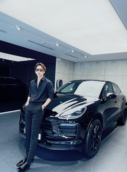 Năm 2022, nam diễn viên phim Bố già tậu xe hơi hơn 5 tỷ.