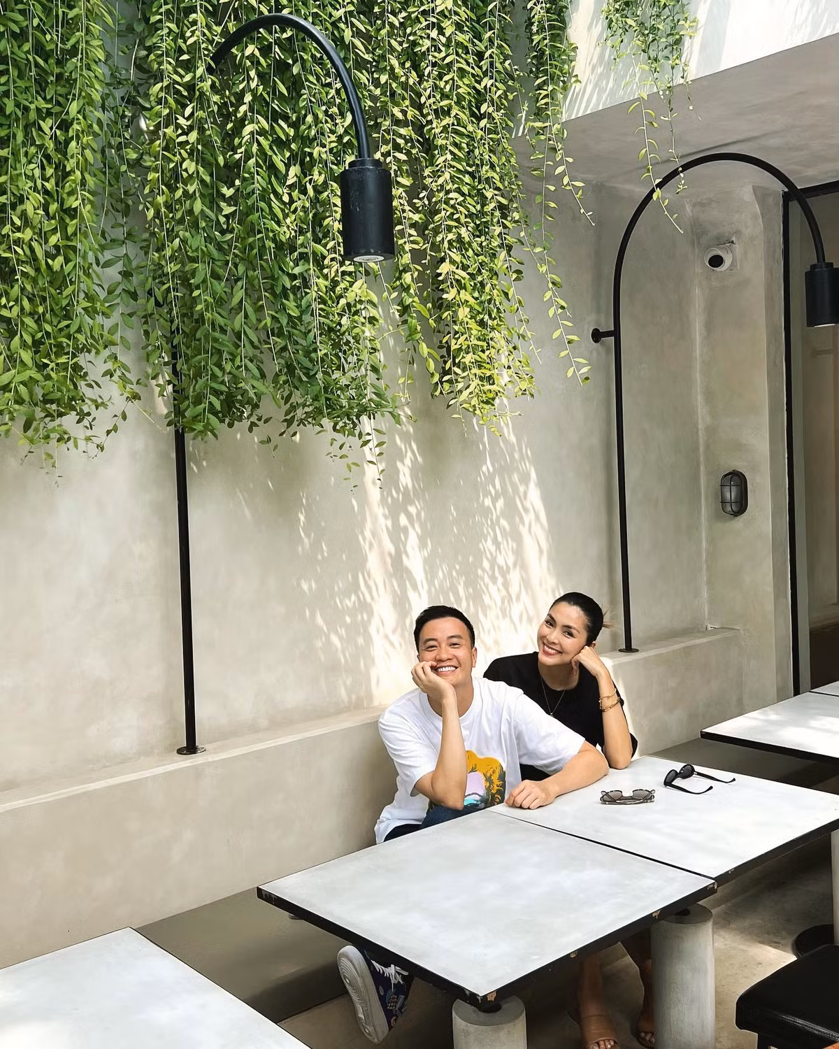 "Cô Trúc" và người tình màn ảnh một thời hiện vẫn giữ mối quan hệ đồng nghiệp thân thiết.