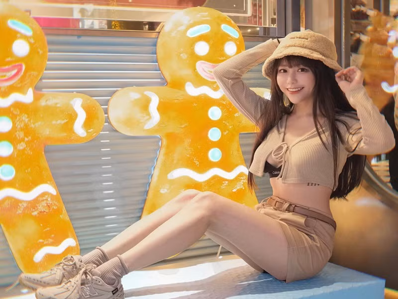 Tử Ninh có gương mặt thanh tú ngọt ngào cùng thân hình nóng bỏng với vòng một "khủng".