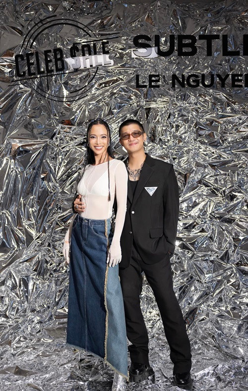 Trong cuộc phỏng vấn với Saostar, Cường Seven cho biết, vợ chồng anh chưa nghĩ đến chuyện có em bé sau hôn lễ. Cả hai đều muốn tận hưởng cuộc sống “vợ chồng son”, mọi thứ tính sau. Ảnh: FBNV.