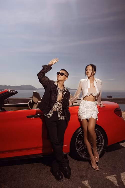 Vũ Ngọc Anh cao 1m70, có số đo 3 vòng 90-58-90 cm, nặng 50 kg. Sở hữu đường cong hút mắt, nàng "Quyên" được "ông trùm chân dài" Vũ Khắc Tiệp khen nức nở. Ảnh: FBNV.