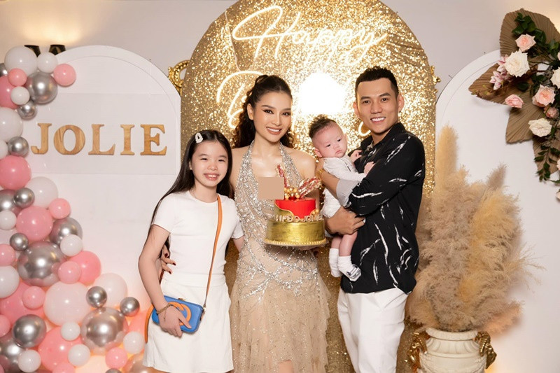 Từ khi kết hôn, tính cách của Lý Bình thay đổi nhiều. Trước đây, anh hay nóng nảy, cộc cằn, thì giờ đây anh nhẫn nhịn hơn.