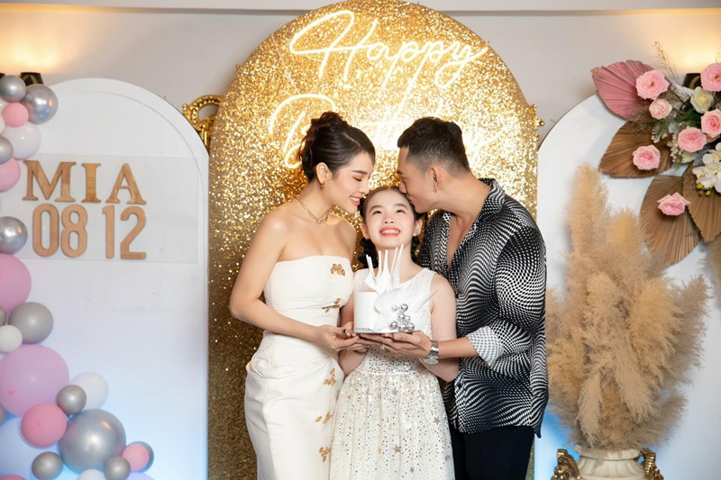 Phương Trinh Jolie chia sẻ, ước muốn lớn nhất của cô là sự trưởng thành của con. Đó cũng là động lực để cô cố gắng nuôi dạy, tạo dựng cho các con.