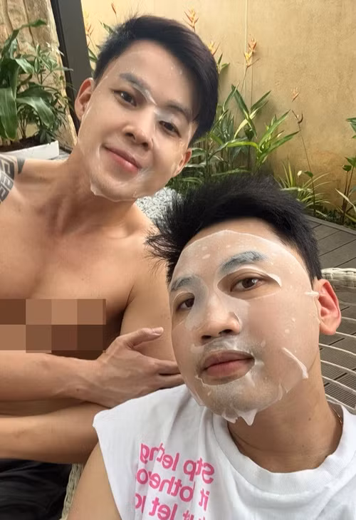 Tuy nhiên, năm 2020, đánh dấu cột mốc 10 năm bên nhau, Thanh Tú quyết định có một món quà đặc biệt dành cho Don Nguyễn. Đó là một chiếc xe hơi gần 2 tỷ đồng.