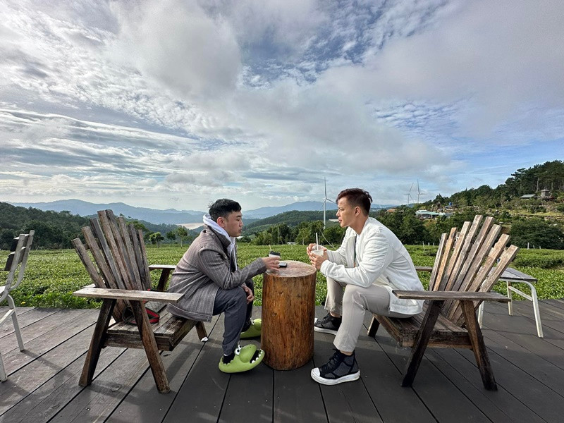 Don Nguyễn được Thanh Tú đưa về ra mắt gia đình.