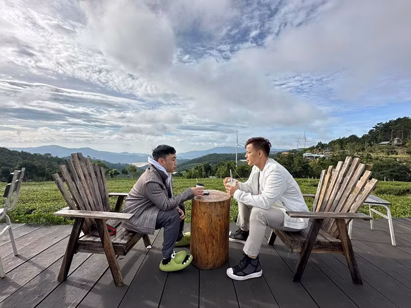 Don Nguyễn được Thanh Tú đưa về ra mắt gia đình.