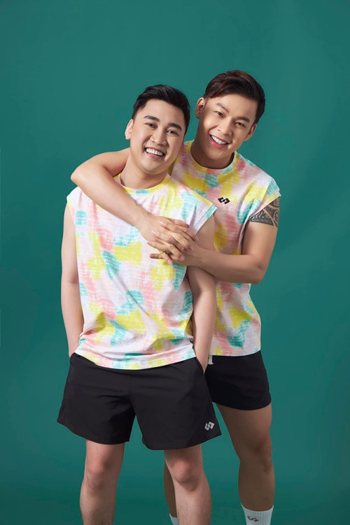 Cặp đôi đồng tính gặp nhau trong một buổi tiệc của người bạn chung. Ban đầu Don Nguyễn chủ động chinh phục vì thích cái đẹp còn Thanh Tú tò mò về cuộc sống của nghệ sĩ.