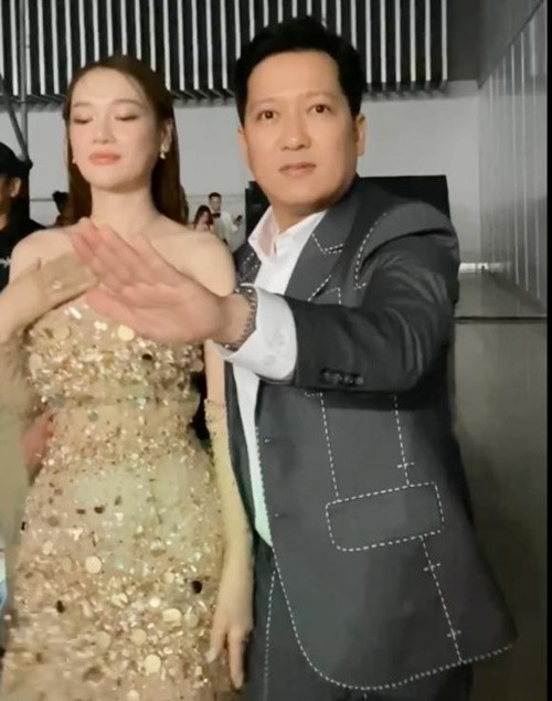 Vợ chồng Trường Giang thường xuyên sánh đôi tại các sự kiện, cùng kinh doanh, ủng hộ công việc nghệ thuật của nhau. Ảnh: Thương Hiệu Và Pháp Luật.