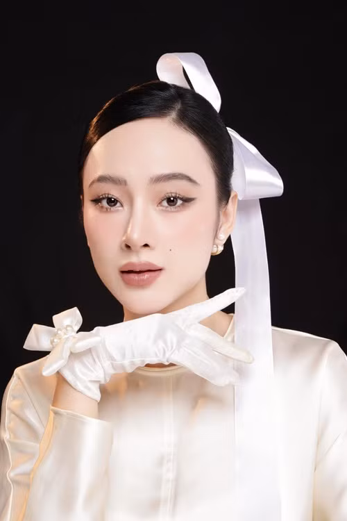 Mới đây, nhiều người tò mò cuộc sống của Angela Phương Trinh khi Cao Thái Sơn có con trai.