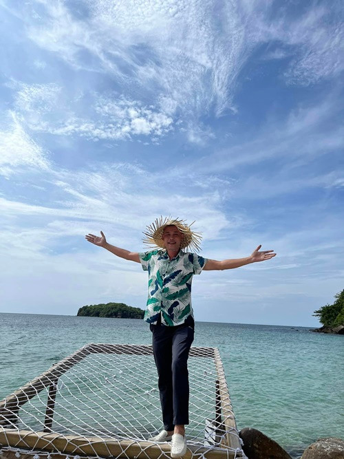 Sau 3 lần ly hôn, nam diễn viên hài không có ý định đi bước nữa. Ảnh: FBNV.