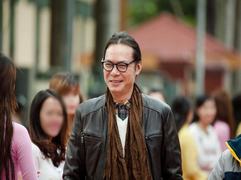 Nghệ sĩ Chí Trung chia sẻ trên Dân Trí, Táo quân 2024 do nghệ sĩ Trần Lực làm đạo diễn. Tuy nhiên sau đó, chia sẻ trên Tiền Phong, Trần Lực lại cho biết: "Năm nay tôi chưa có duyên với Táo quân". Sau đó, theo An Ninh Thủ Đô, Trần Lực vẫn làm đạo diễn Táo quân 2024. Ảnh: An Ninh Thủ Đô.