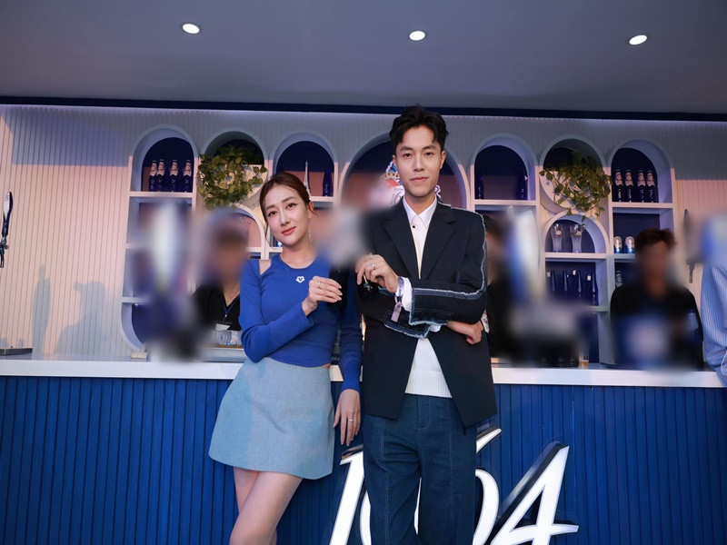 Vợ chồng Phương Lan dính như sam sau khi về chung một nhà.