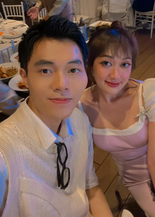 Sau khi cưới, công việc của cặp đôi đều thuận lợi.