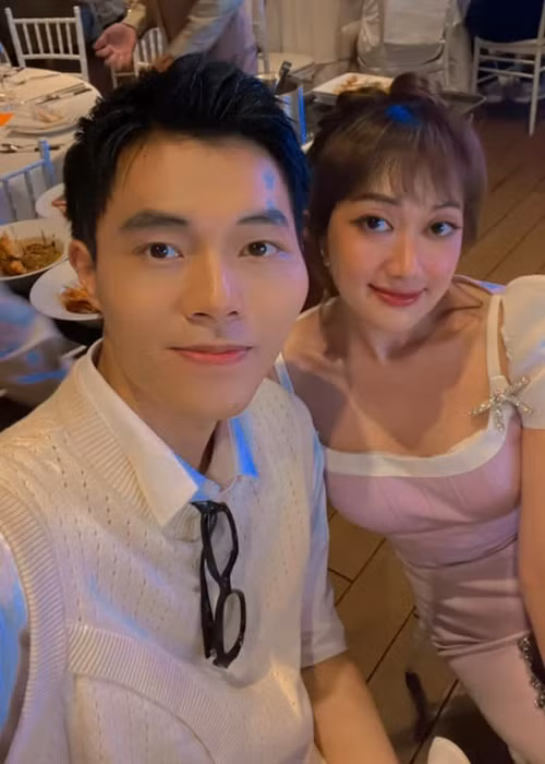 Sau khi cưới, công việc của cặp đôi đều thuận lợi.