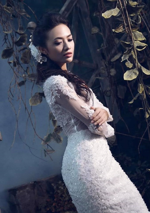 “Sau vài năm, anh ấy bỗng dưng gọi điện lại khiến tôi xao xuyến. Tôi hỏi lý do vì sao để em ra đi thì anh bảo vì không muốn làm người đàn ông ích kỷ. Dù những năm qua cả hai không còn liên lạc, nhưng tôi biết anh ấy cũng như tôi, vẫn độc thân chứ không kết hôn”, Tinna Tình kể. Ảnh: FBNV.