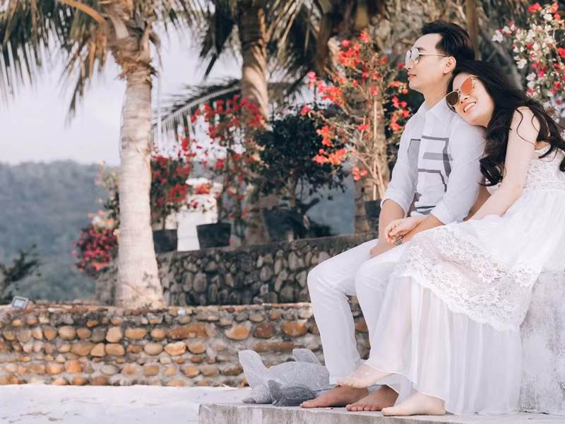 Hôn nhân ngọt ngào của Thành Trung và vợ cựu tiếp viên hàng không Hon nhan ngot ngao cua Thanh Trung va vo cuu tiep vien hang khong