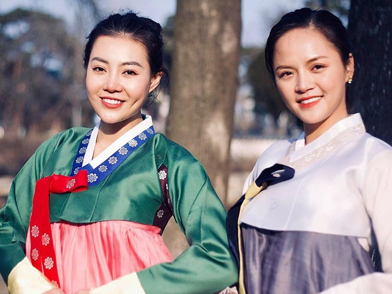 Thanh Hương nói rằng cô chưa bao giờ mảy may suy nghĩ thua kém Thu Quỳnh. "Việc nhận được vai diễn còn là cơ hội, cơ hội đó còn tùy thuộc vào nhiều yếu tố khác nhau chứ mình đâu có được quyết định điều đó", Thanh Hương chia sẻ trên Vietnamnet.