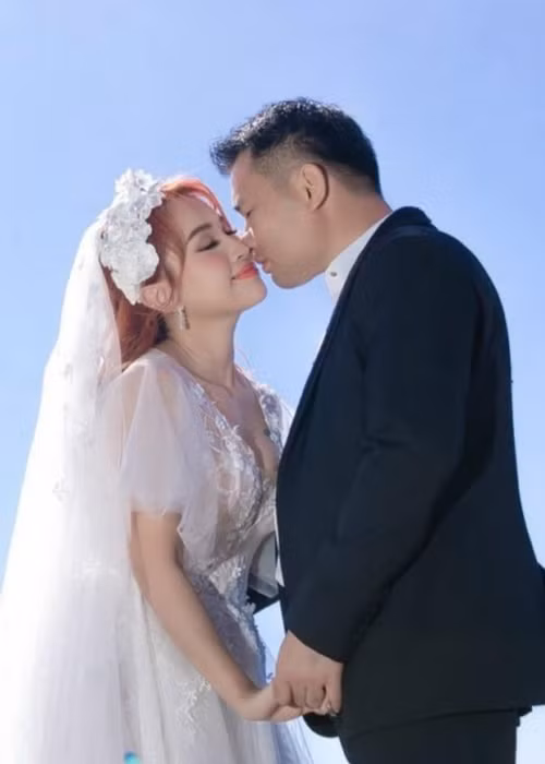 Vân Hugo du lịch kết hợp chụp ảnh cưới tại Australia.