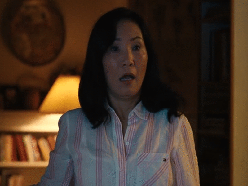 Theo Một Thế Giới, Beef là bộ phim xoay quanh cuộc sống của những người châu Á nhập cư tại Mỹ với nhân vật chính là Amy Lau và Danny Cho. Hồng Đào đóng vai Hanh Trinh Lau - mẹ của Amy Lau. Ảnh: Saostar.