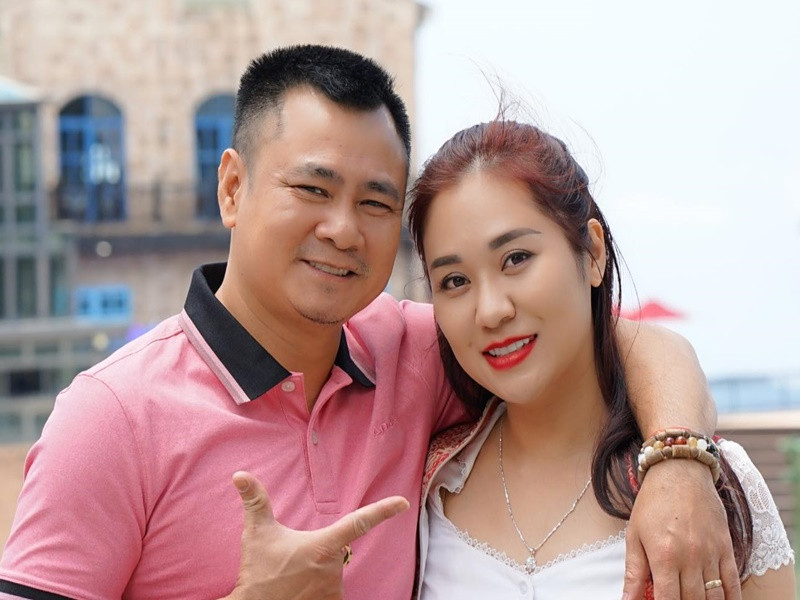 Tự Long chia sẻ trên Dân Trí, anh cảm thấy may mắn vì gặp được người phụ nữ hiểu mình và chu đáo với gia đình chồng như Minh Nguyệt.