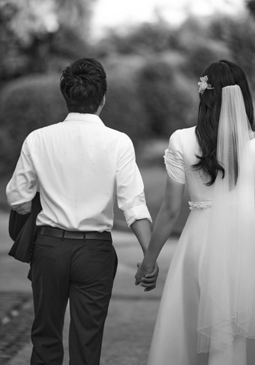 Sau đám cưới, Tường San vẫn kiệm lời về cuộc sống hôn nhân. Ảnh: Instagram.